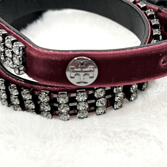 NWT Tory Burch CRYSTAL EMBELLISHED DOUBLE-WRAP VELVET BRACELET-- Imperial Garnet - Picture 3 of 11